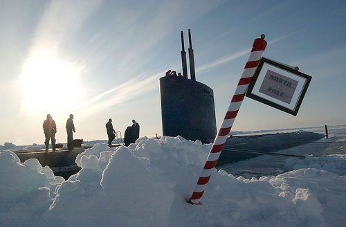 IJssmelt verandert richting draaias aarde (foto Le Monde)