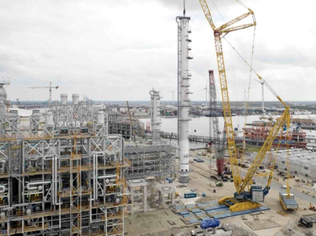 Ineoskraker in aanbouw